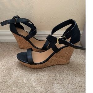 ✨CLOSET CLEAN OUT SALE: Black Strappy Wedges✨
